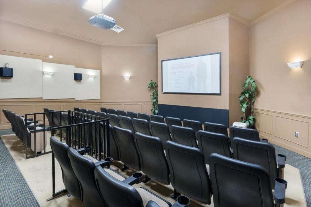 Luxurious Condo - Just 2 Miles From Disney #404 Orlando Exterior photo